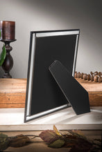 Load image into Gallery viewer, J Devlin Glass Art - Fluted Glass Picture Frame 5x7 322-5x7HV