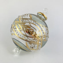 Load image into Gallery viewer, Dandarah (Ships from USA) - Blown Glass Ornament - Garland Green