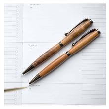Load image into Gallery viewer, AppleTree Collective - Narrator Pen: Copper / Walnut