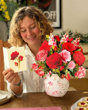 Load image into Gallery viewer, Fresh Cut Blooming Roses