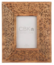 Load image into Gallery viewer, Carved Medallion 4x6 Frame