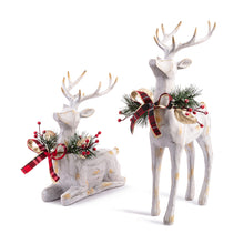 Load image into Gallery viewer, Lodge Wood Reindeer w/ Holly Set