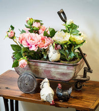 Load image into Gallery viewer, Abbott - S/2 Sitting Rooster &amp; Hen-4"&amp;5"L