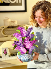 Load image into Gallery viewer, Fresh Cut Garden Lilacs